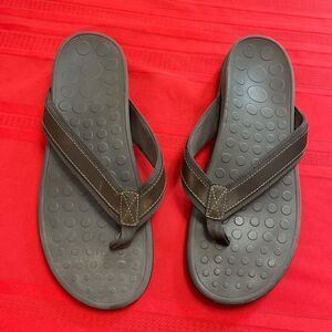 Vionic Men’s Brown Flip Flops Sandals Size 14